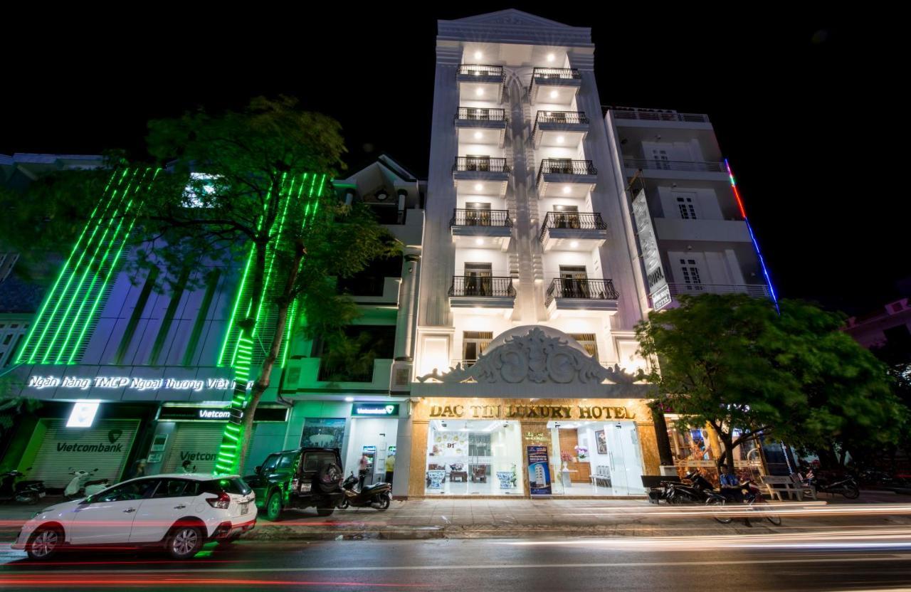 Dac Tin Luxury Hotel Туїхоа Екстер'єр фото